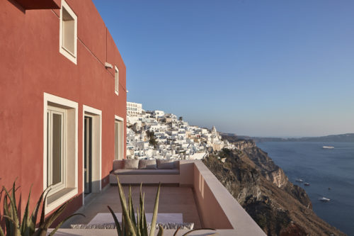 Balcony to chill in the evening while enjoying the sunset!