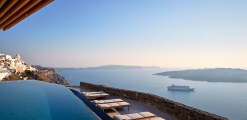 The biggest infinity panoramic pool in Fira which is  exclusively reserved for the clients of the Villa Bordeaux.