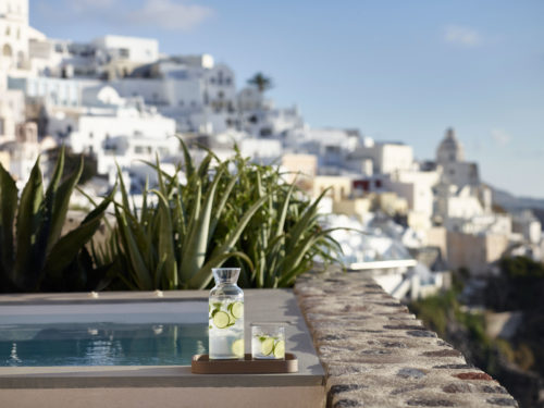 Fantastic private plunge pool with a view to enjoy!