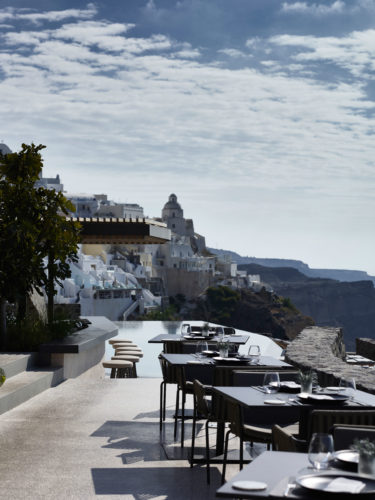 Calm, chic and quiet, La Colline is the perfect extension of the art of living, only moments away from the bustling town of Fira, only breaths away from new culinary revelations…