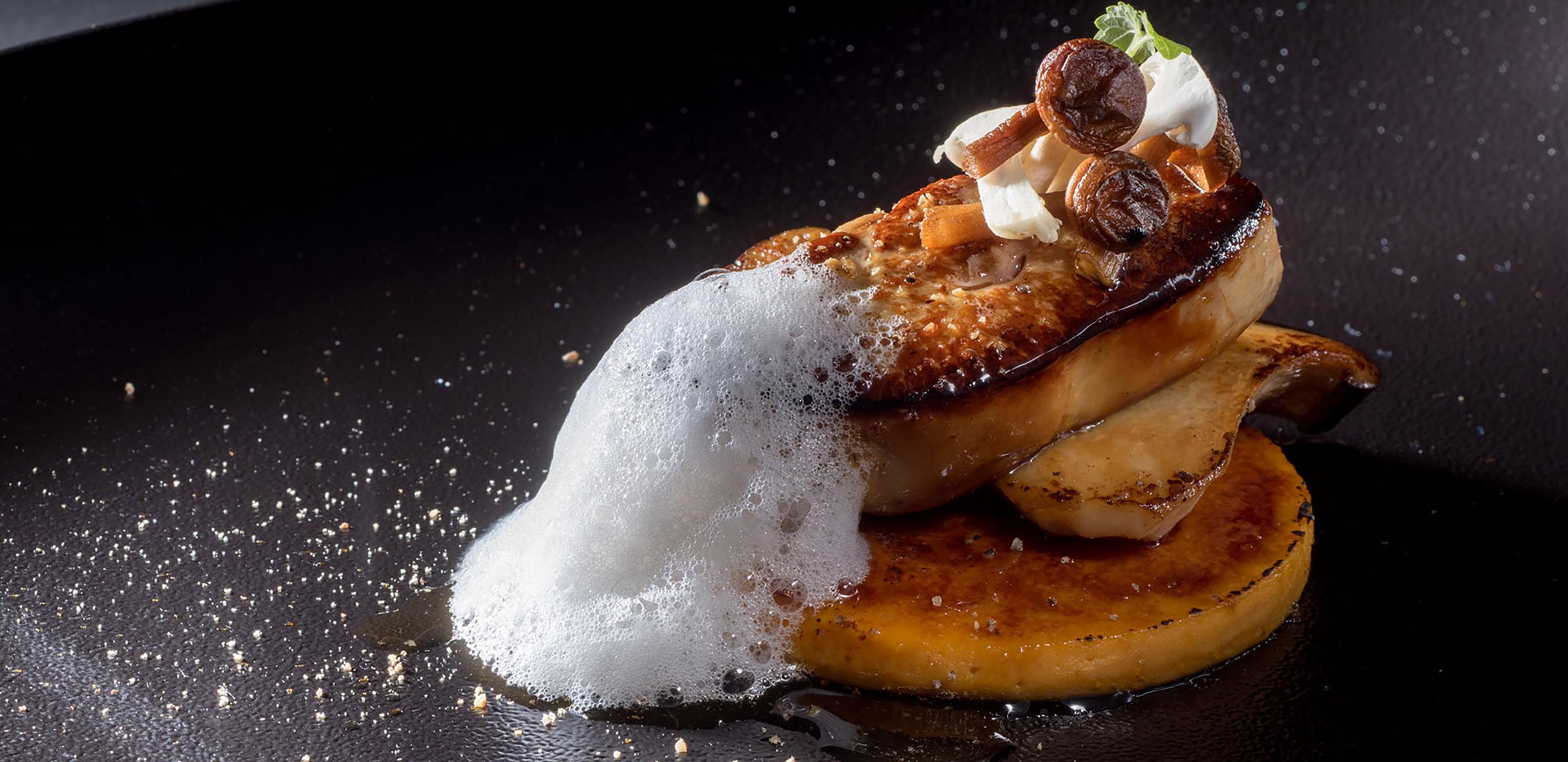 luxury hotels in santorini with private pool
