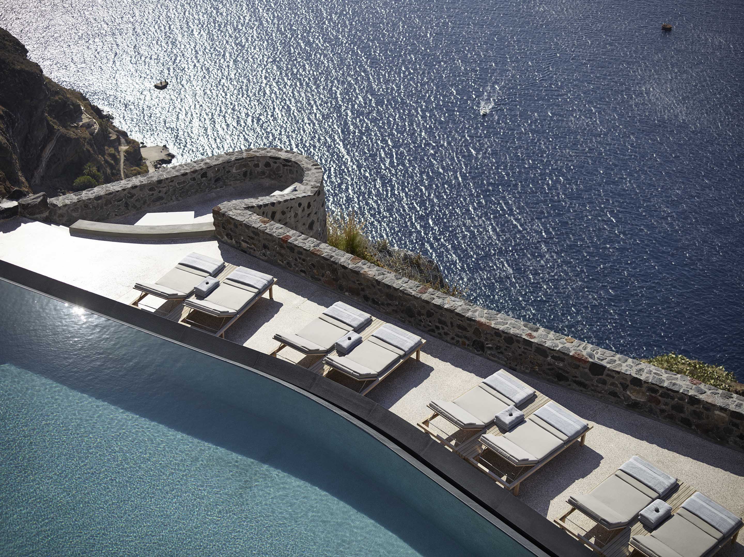 luxury hotels in greece with jacuzzi