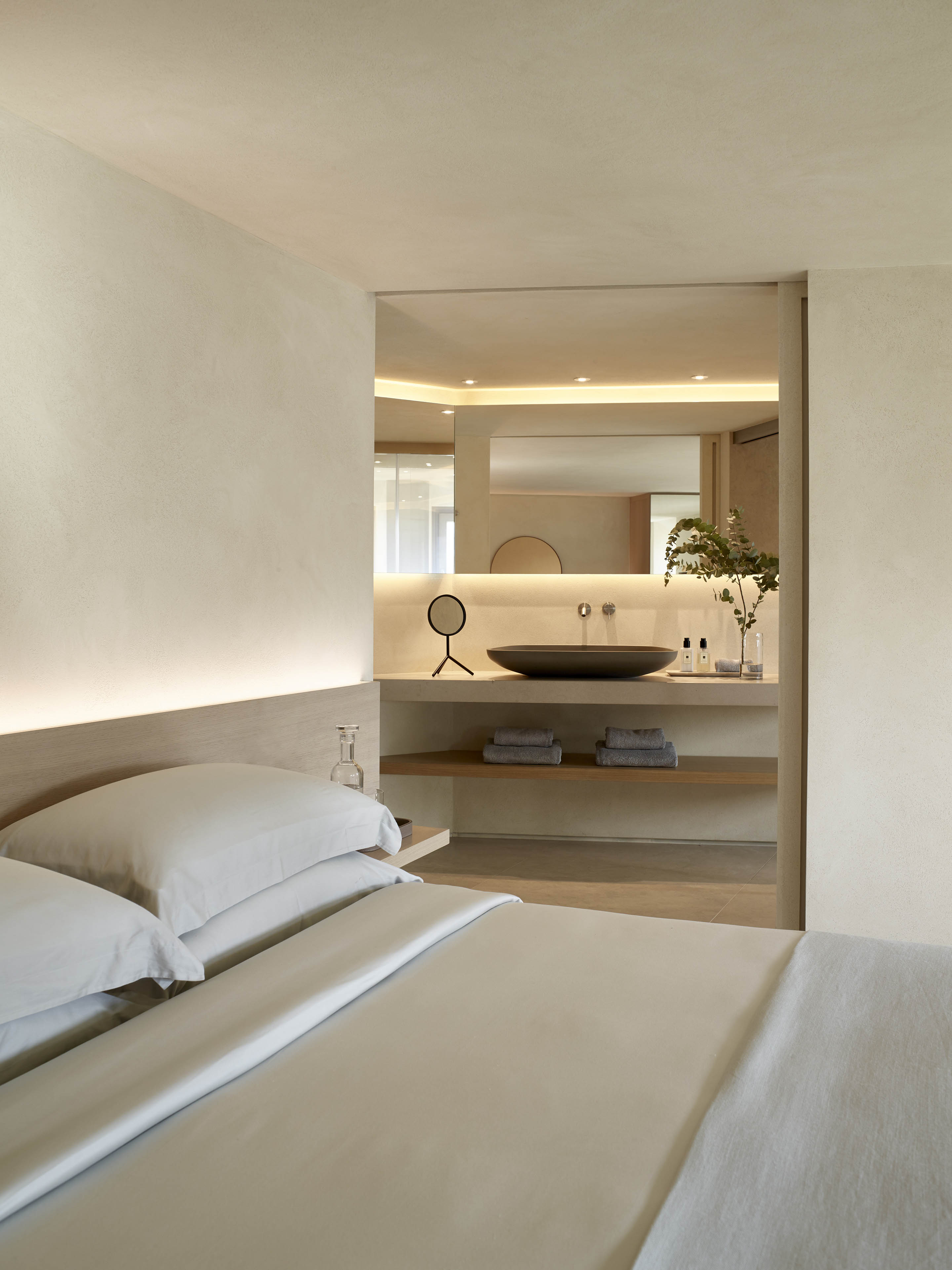 santorinivillabordeaux3902v.p-scaled best hotels in santorini with private pool